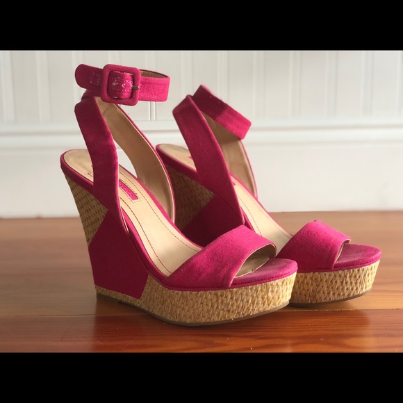 Sexy Wedges by BCBG - Picture 2 of 4